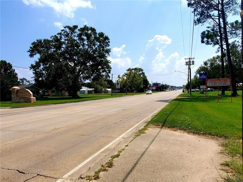1727 N Pine St, Deridder, LA 70634